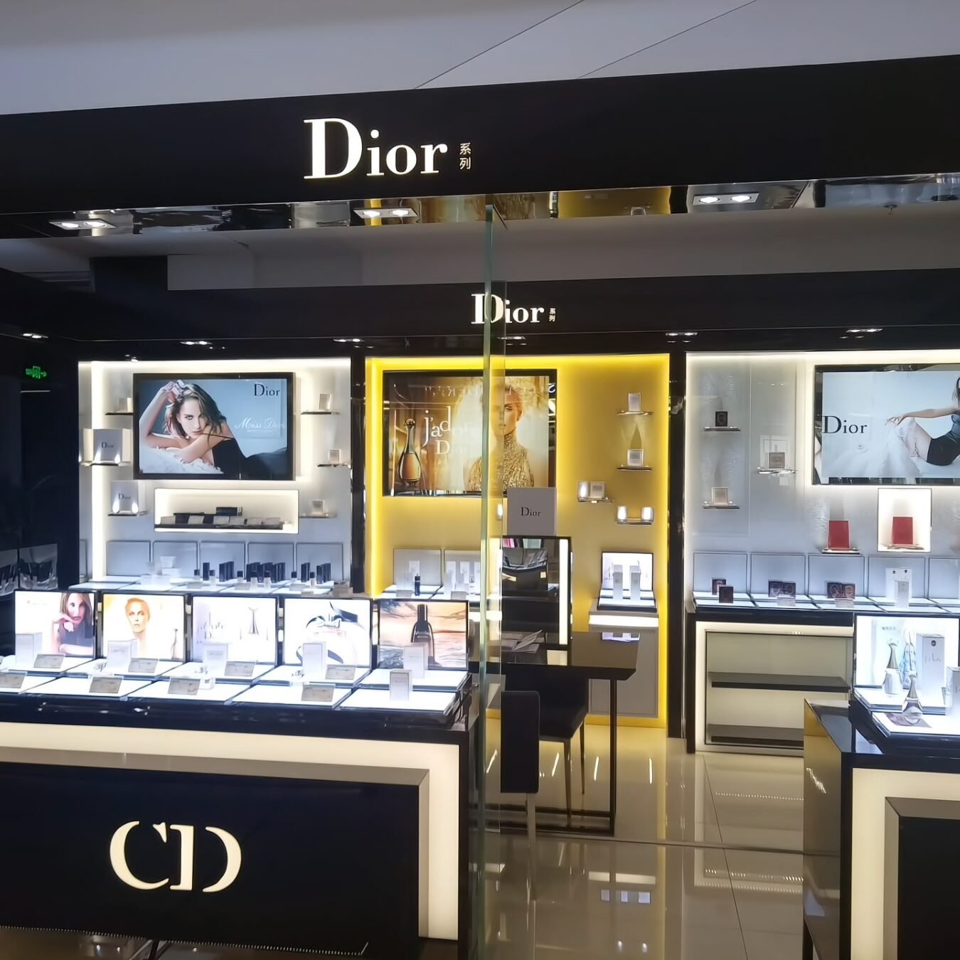 Mall Beauty Island Store — Custom Cosmetics Display Fixtures | Winka Display - Custom Store Display Solutions
