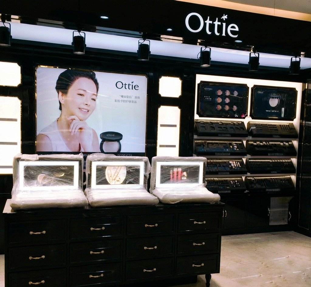 Cosmetics Counter Manufacturing & Fit-Out | Multi-Brand Beauty Store Case Study - Custom Store Display Solutions